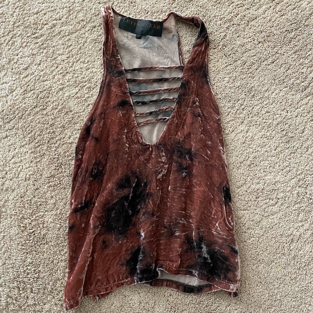 MOVING SALE! 100% silk top size 2 Leyendecker